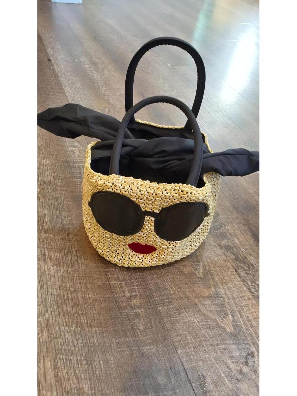 Raffia Straw Handbag with Fashionista Face Red Lips
